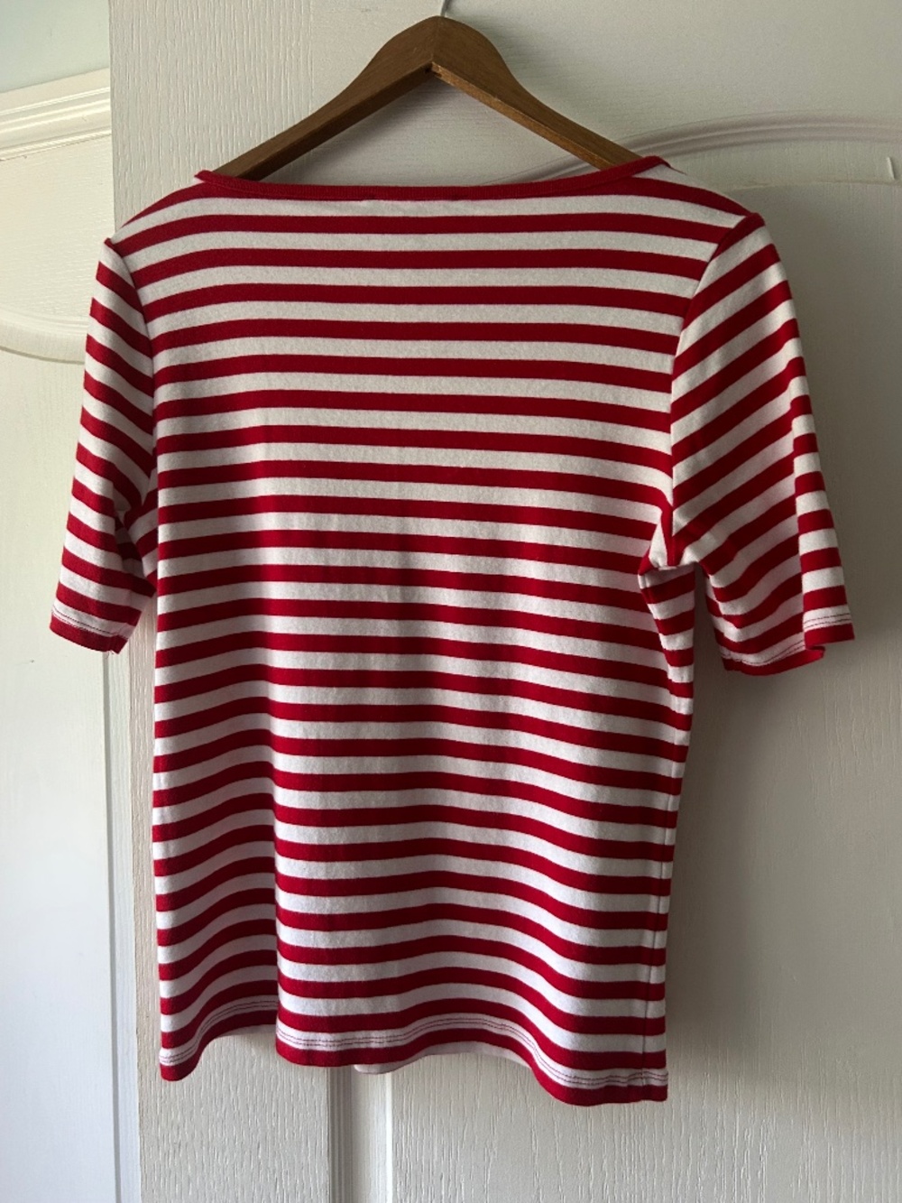 Tommy Hilfiger 100 % cotton t shirt. Large. Red striped , nautical style